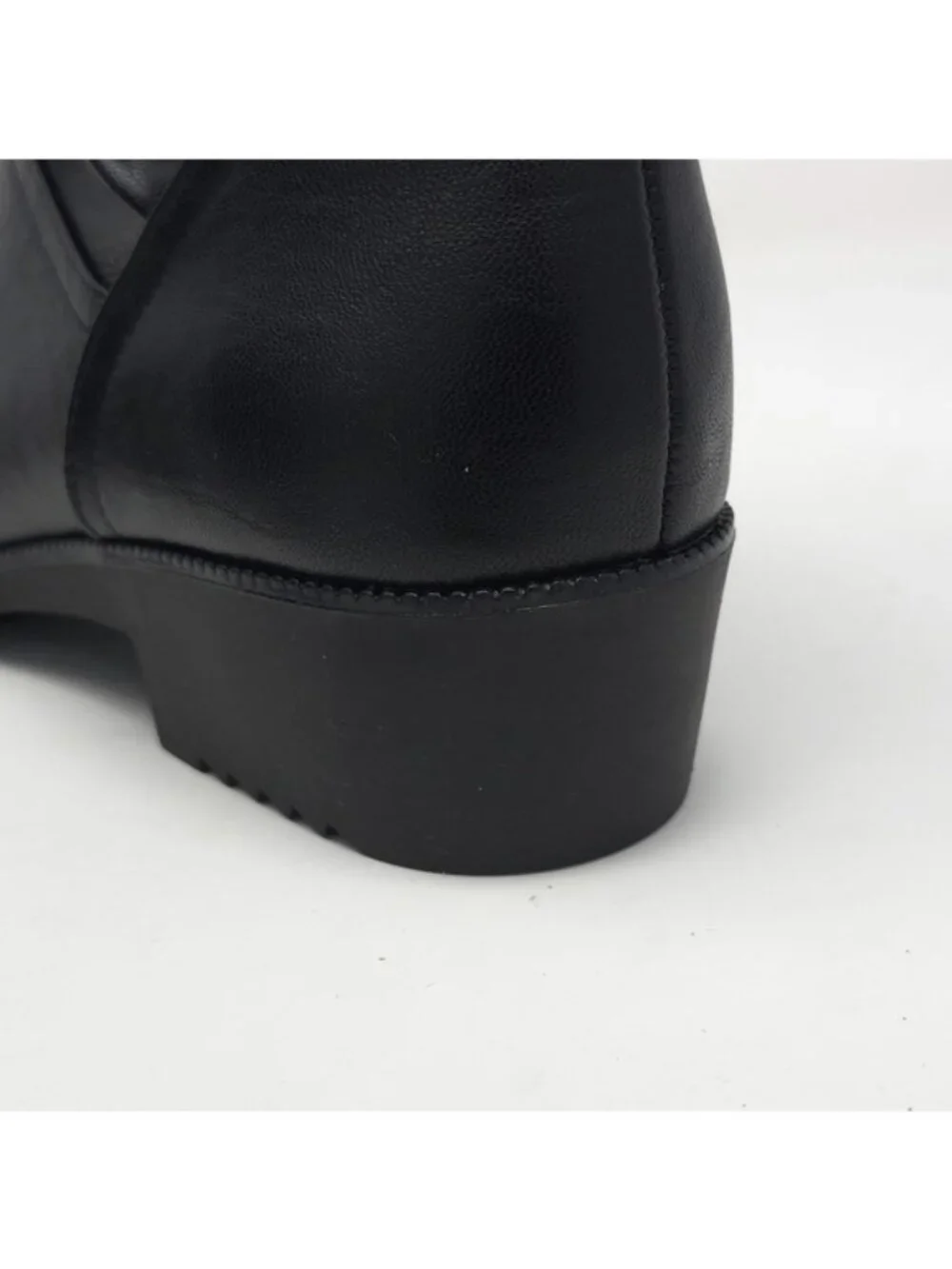 CLIFFS BY WHITE MOUNTAIN Durbon Block Heeled Ankle Bootie Black/Smooth 10M